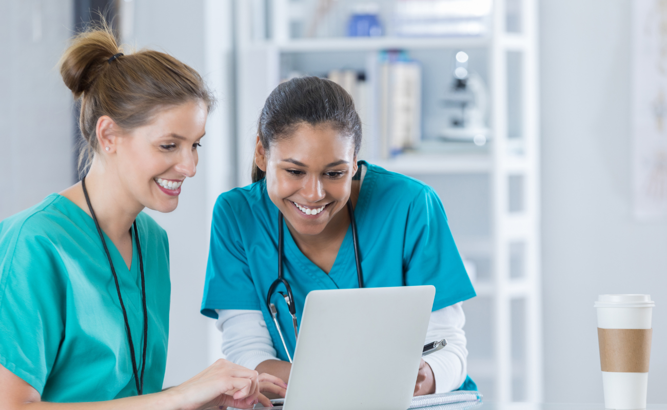 How Online CNA Programs Help You Become a Nursing Assistant Faster